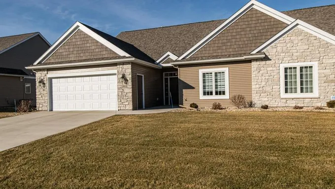 3053 Platinum Dr NE, Rochester, MN 55906 - MLS 6470241 for Sale