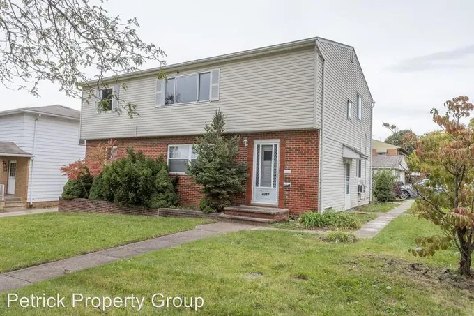 8285 Reed Ave for Sale