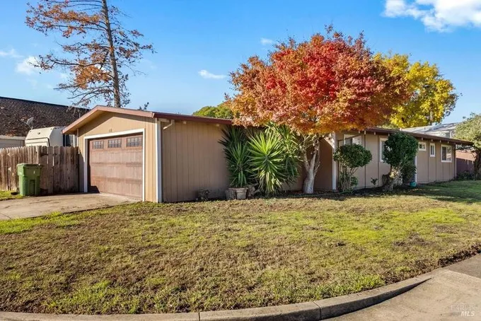 418 Bruce Ave, Rohnert Park, CA 94928 - MLS 323929257 for Sale