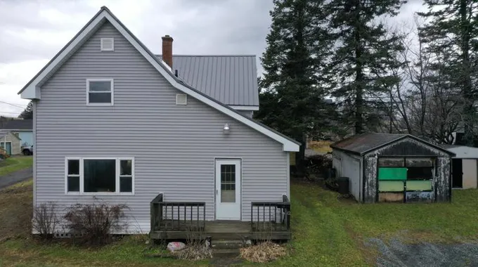 12 Decker St, Fort Fairfield, ME 04742 - MLS 1579498 for Sale