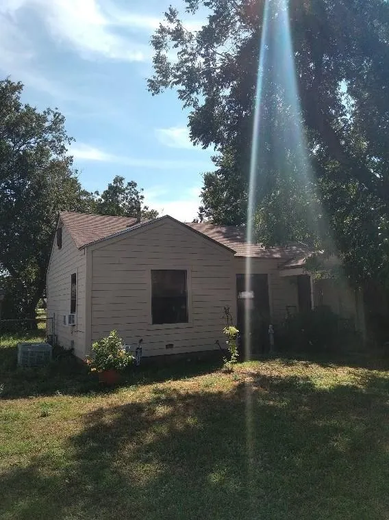 212 Hollywood St, Coleman, TX 76834 - MLS 20438738 for Sale
