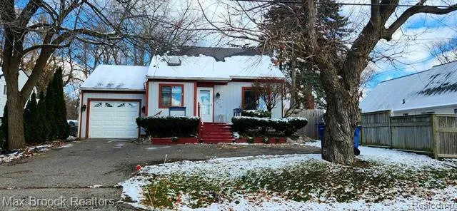 1279 S CASS LAKE RD, Waterford, MI 48328 Single Family Residence For Sale  MLS# 20230100804