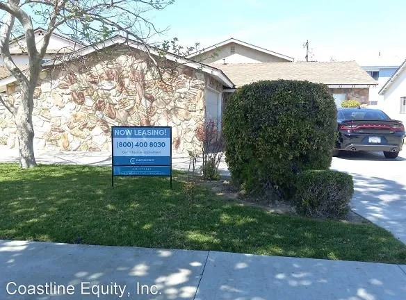 4251 Farquhar Ave Los Alamitos, CA 90720 - Home For Rent