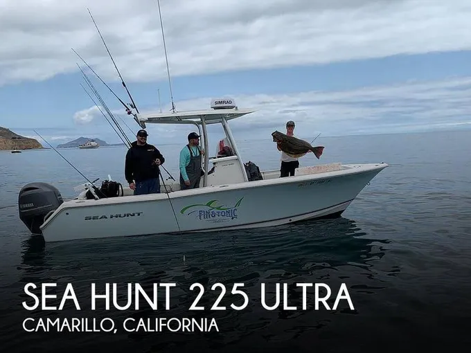 Sea Hunt 225 Ultra Center Consoles 2015 for Sale