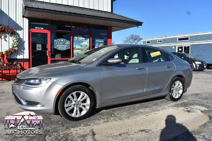 2016 CHRYSLER 200 LIMITED Sedan for Sale