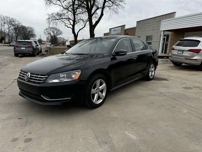 2012 Volkswagen Passat 2.5L SE w/Sunroof SEDAN 4-DR for Sale