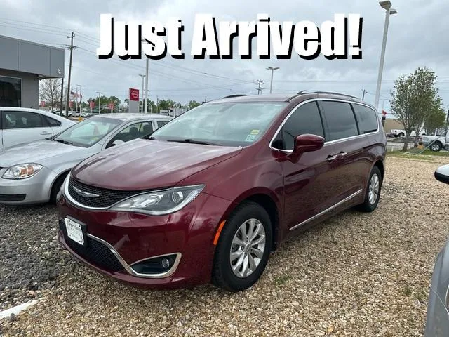 2019 Chrysler Pacifica Red, 93K miles for Sale