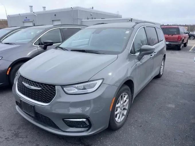 2022 Chrysler Pacifica Gray, 71K miles for Sale
