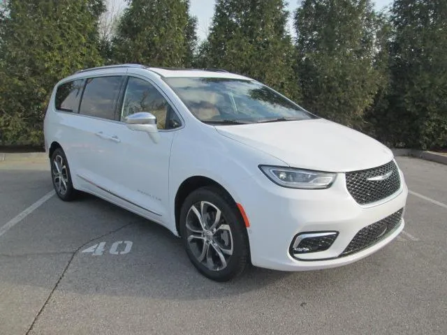 2024 Chrysler Pacifica White, new for Sale