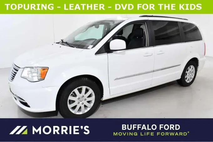 2016 Chrysler town & country White, 100K miles for Sale