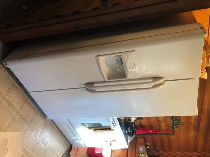 Full size Frigidaire side-by-side in great condition! for Sale
