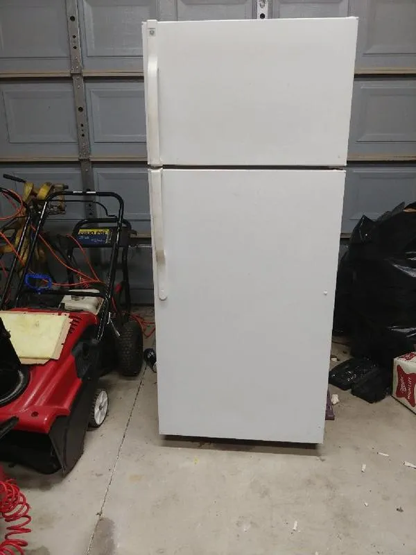 white garage frigerator for Sale