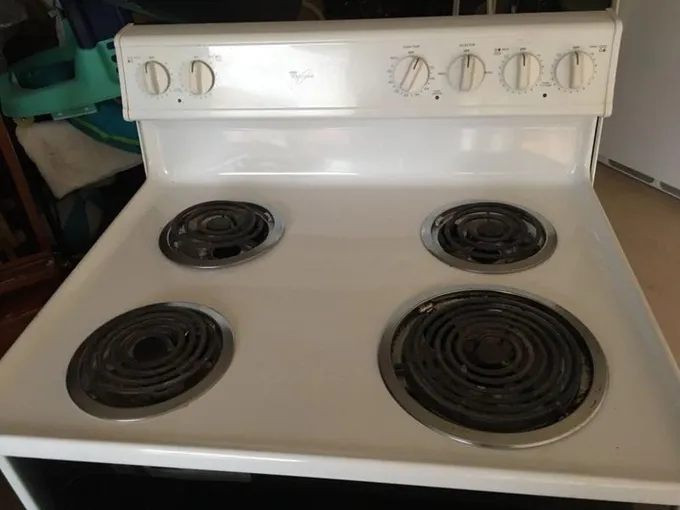 Electric stove 30 220v 4 burner great shape very clean for Sale