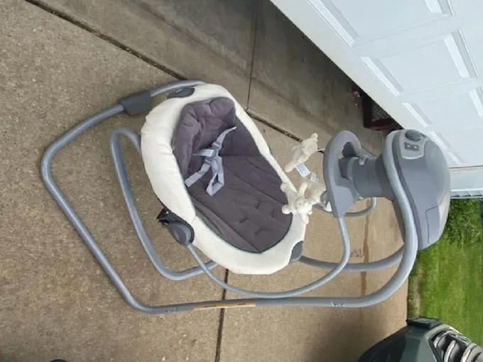 Graco Duet Soothe Swing and Rocker Winslet for Sale