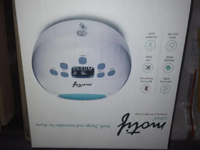 Motif luna breast pump new unopened for Sale