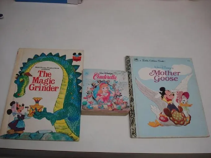 DISNEY MINI BOARD BACK & GOLDEN BOOKS ~ Minnie & Cinderalla! for Sale