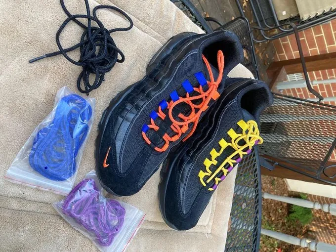 Nike Air Max 95 LA vs NYC for Sale