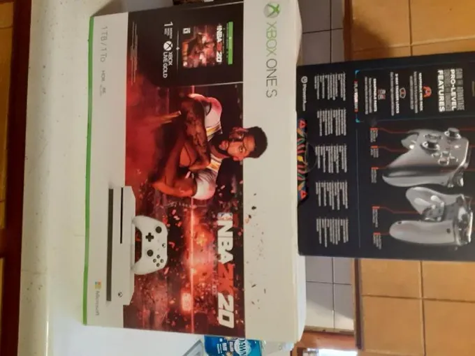 Xbox one S/pro controller&regular included/ for Sale