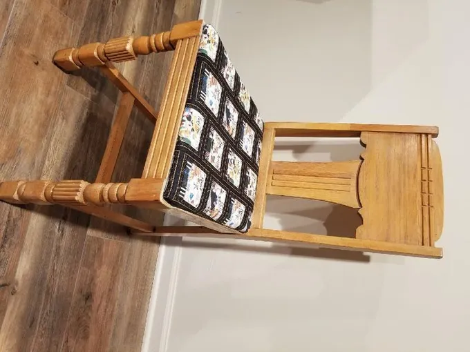 Antique solid wood kitchen table with 4 matching chairs for Sale