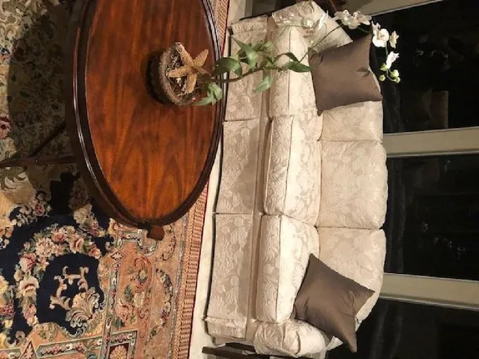 sofa by vanguard for Sale