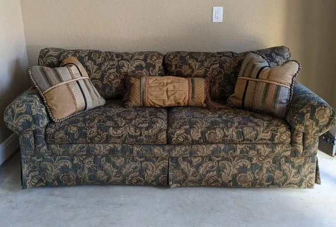Couch Drexel Heritage for Sale