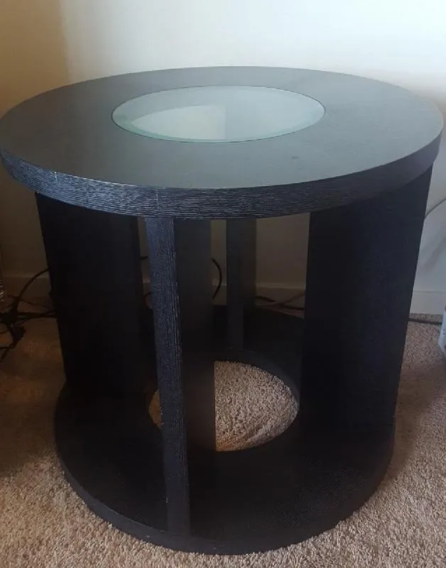 CORNER TABLE- Round $25 OBO for Sale