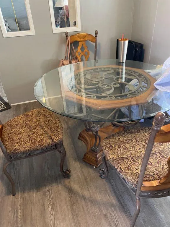 Glass top dining table w/4 chair for Sale