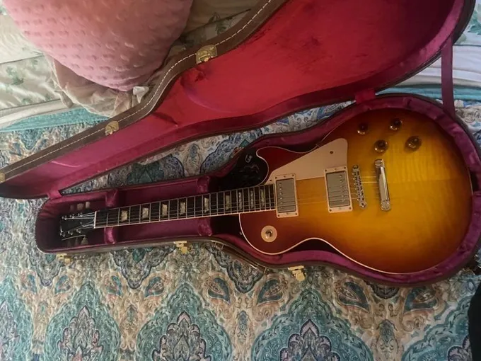 Custom Shop Gibson Les Paul / All certificates serial numbers for Sale