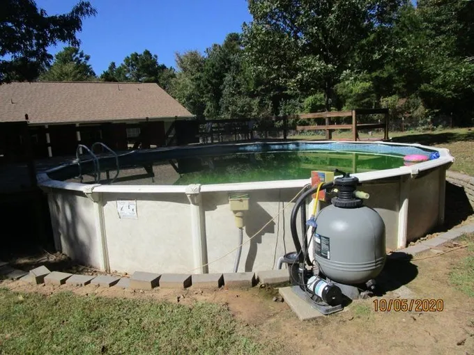 Above ground salt water pool 30' ft. diameter 4' ft. deep for Sale