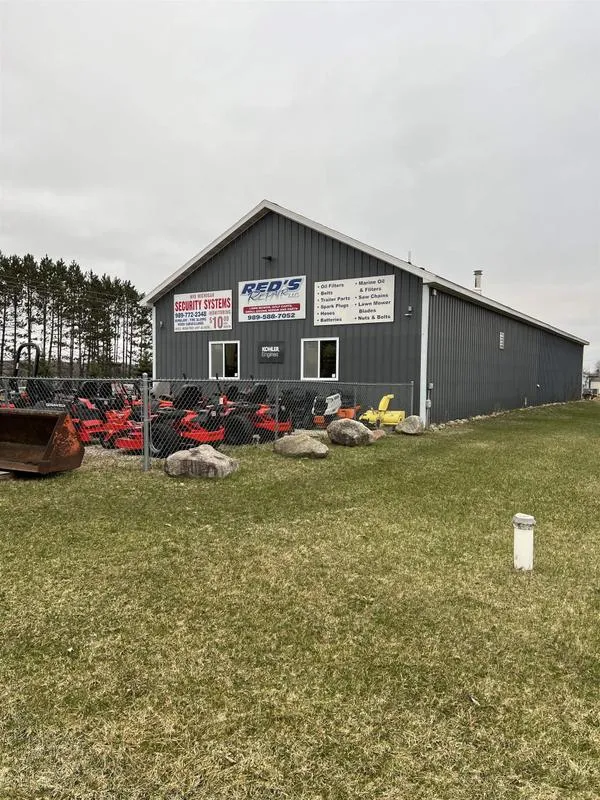 Farwell, Exceptional Business corner location for Sale