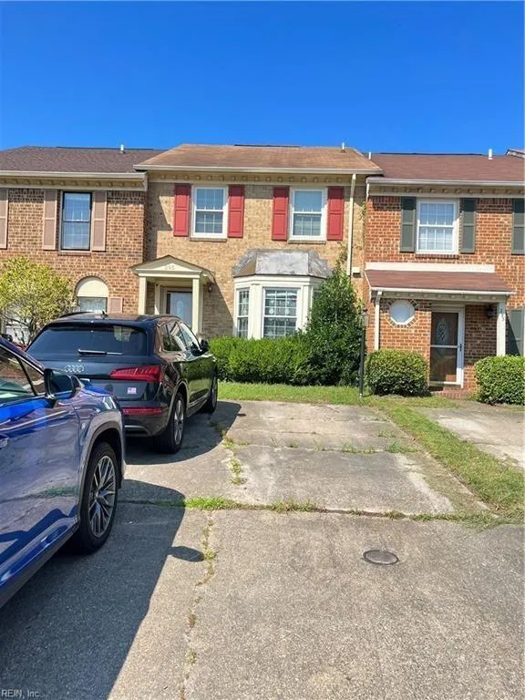Rental, Townhouse, Traditional - Virginia Beach, VA  295 Weller Blvd for Sale