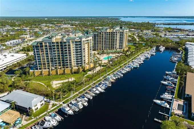 3426 Hanbird Bridge Parkway, Unit 507, North Fort Myers, FL 33903 for Sale
