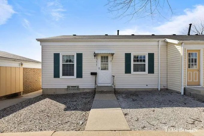 919 Village Lane, Jenison, MI 49428  628457459 for Sale