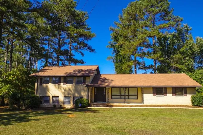 Newly renovated 4 bedroom 3 bath home in Mc Donough  347 Judy Dr for Sale