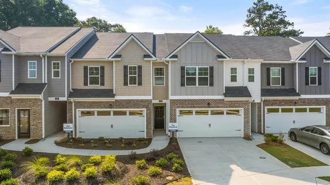 1057 King Iron Drive, Lawrenceville, GA 30045 for Sale