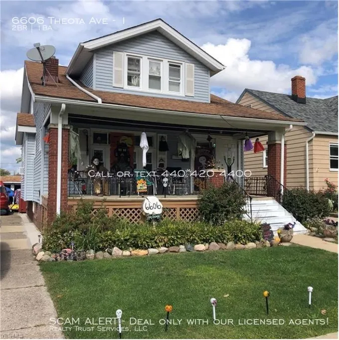 Cozy and Comfortable Duplex with Cute Front Yard and Detached Garage!  6606 Theota Ave #1 for Sale