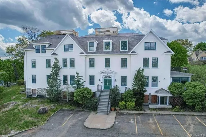 Condominium, Condo - Mount Vernon, NY  325 Highland Ave #403 for Sale