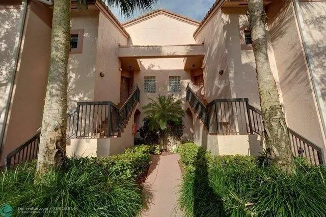 2 bedroom in Plantation FL 33322 for Sale