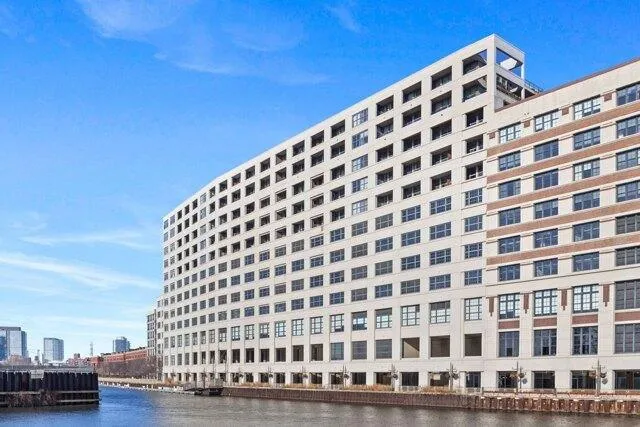 2 bedroom in Chicago IL 60610 for Sale