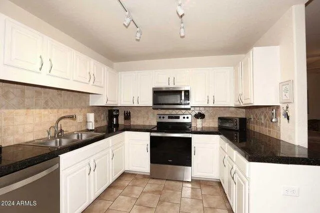 2 Bedroom 2 Bath In Scottsdale AZ 85260 for Sale