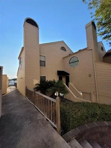 2 bedroom in Kemah TX 77565 for Sale