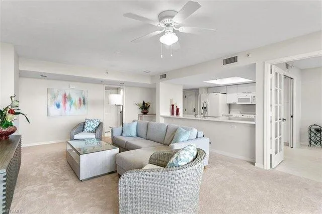2 bedroom in Naples FL 34108 for Sale
