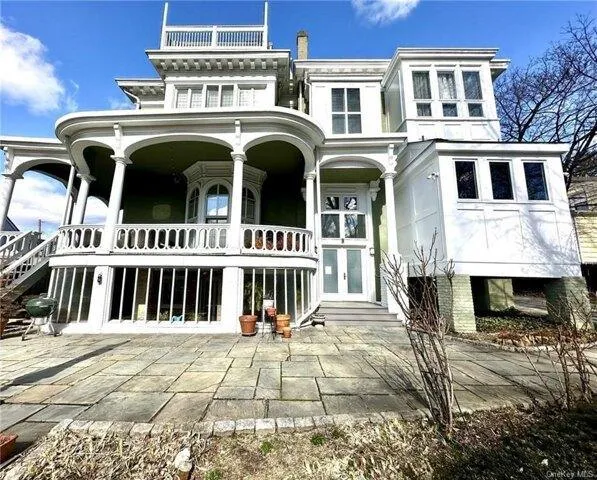 2 bedroom in Tarrytown NY 10591 for Sale