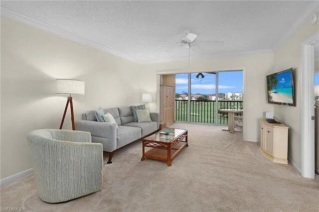 2 bedroom in Naples FL 34103 for Sale