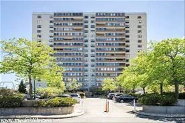 1 bedroom in Boston MA 02114 for Sale