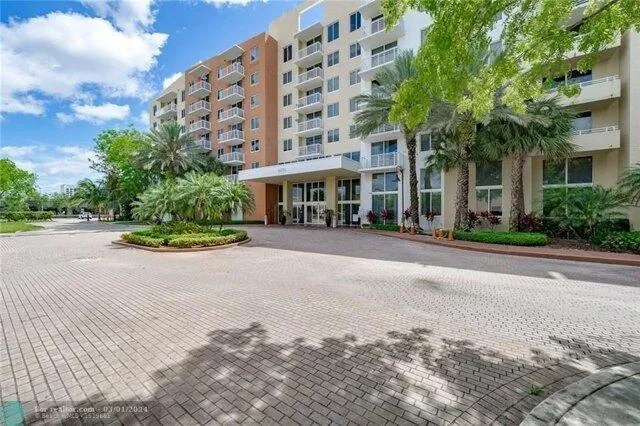 1 bedroom in Aventura FL 33180 for Sale
