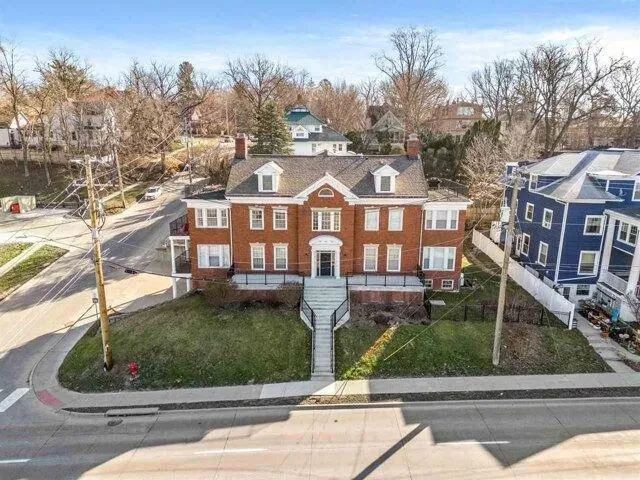 2 bedroom in Iowa City IA 52245 for Sale