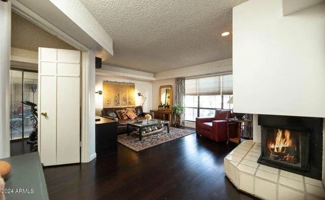 2 bedroom in Phoenix AZ 85014 for Sale