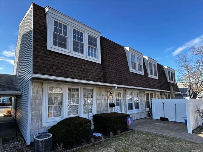 132 Whalers Cove Drive, Unit 132, Babylon, NY 11702 for Sale