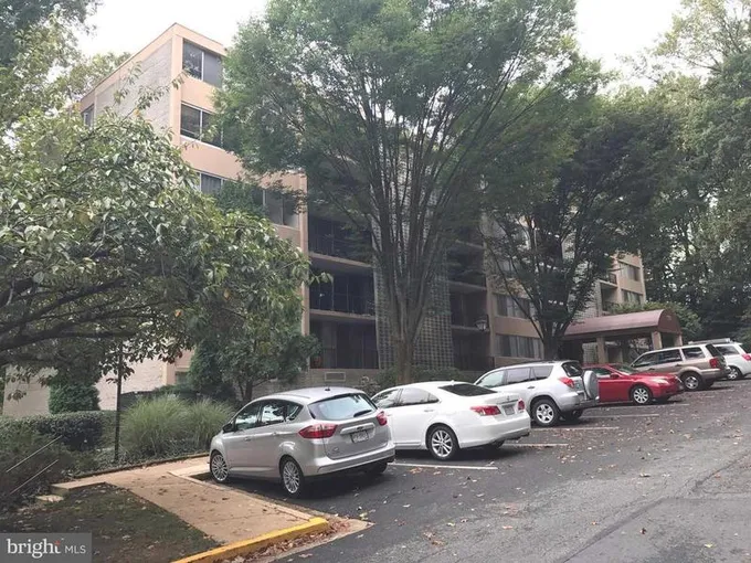 Unit/Flat, Traditional - ANNANDALE, VA  7753 Patriot Dr #21 for Sale